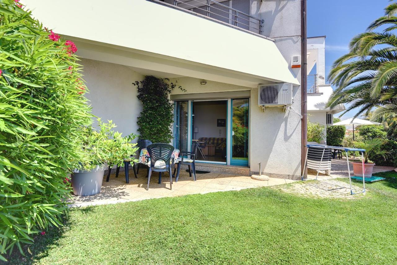 Apartments Villa Ana เมดูลิน ภายนอก รูปภาพ