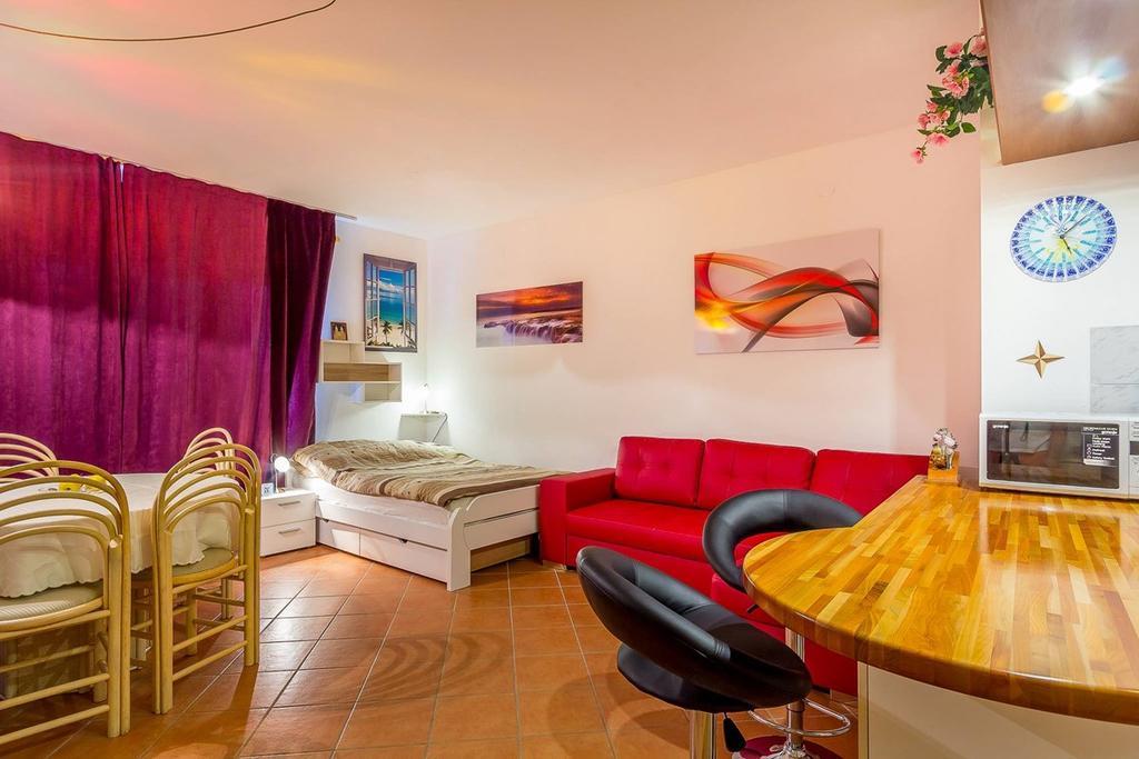 Apartments Villa Ana เมดูลิน ภายนอก รูปภาพ